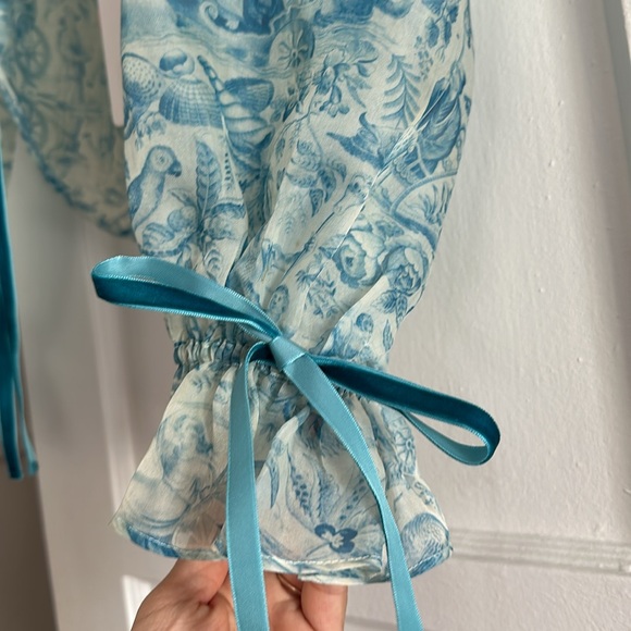 Selkie Blue and White Printed shrug Top Small - Picture 3 of 5